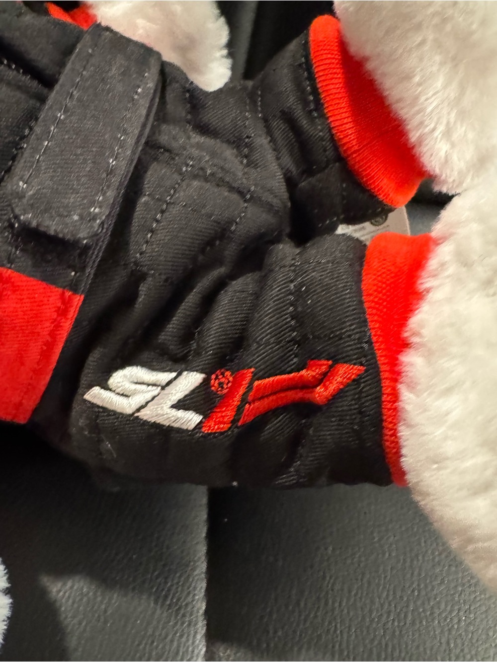 Rare Formula 1 F1 Snoopy Plush - 2025 Austin Circuit of the Americas racing suit - Picture 7 of 7